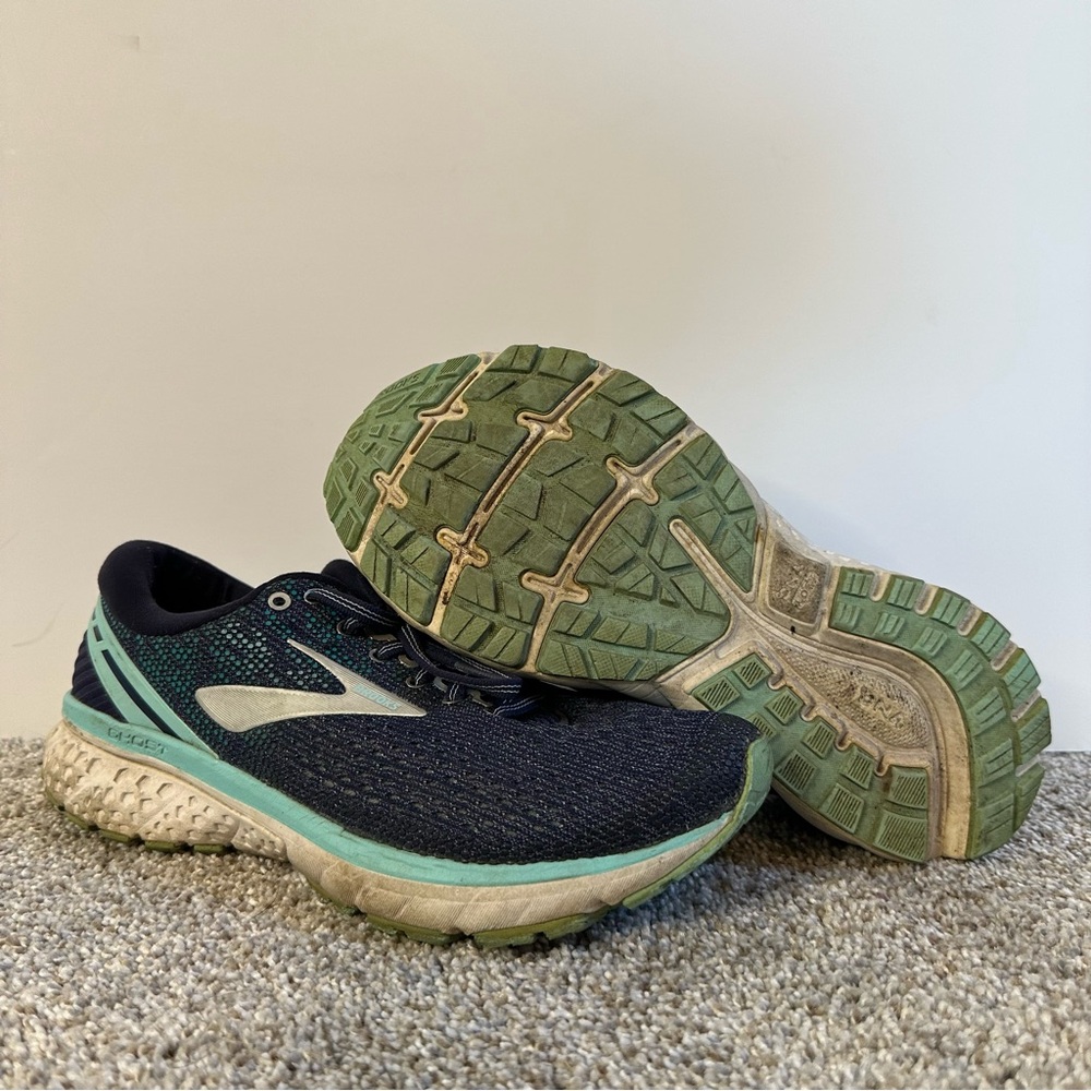 Brook’s Women’s Running Shoes, Ghost 11- size 8.5
